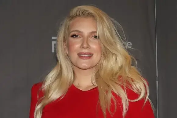 Uska crvena haljina i trudnički stomak u prvom planu: Ovako Nikolina Kovač izgleda u trećoj trudnoći FOTO